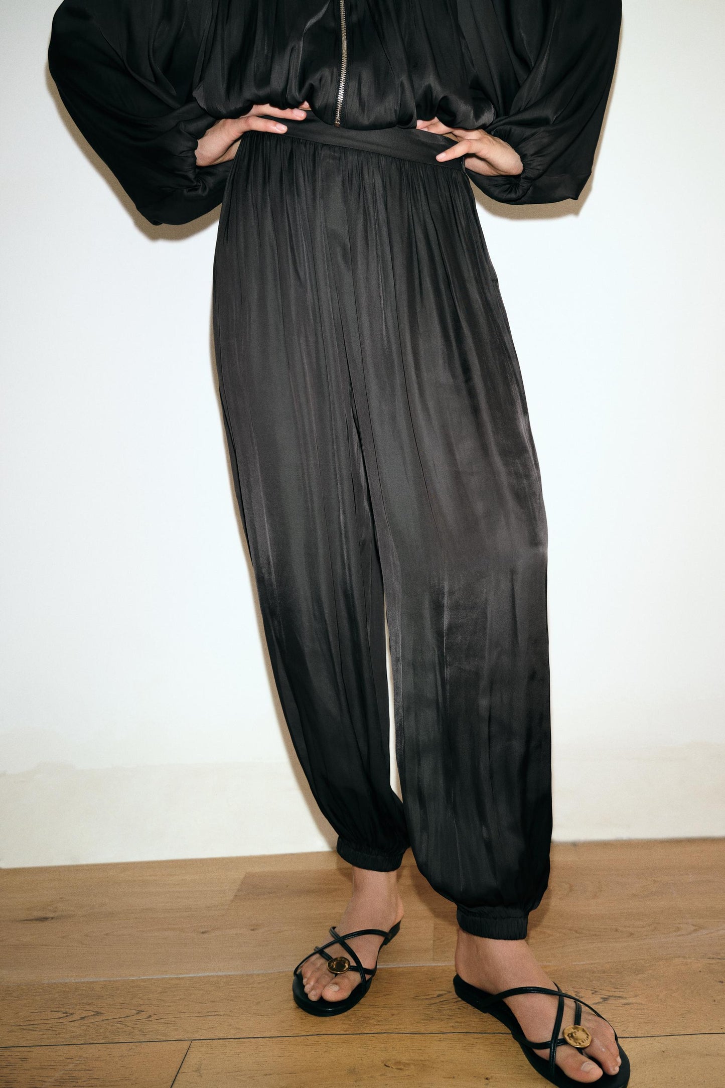 #242524, Noir
