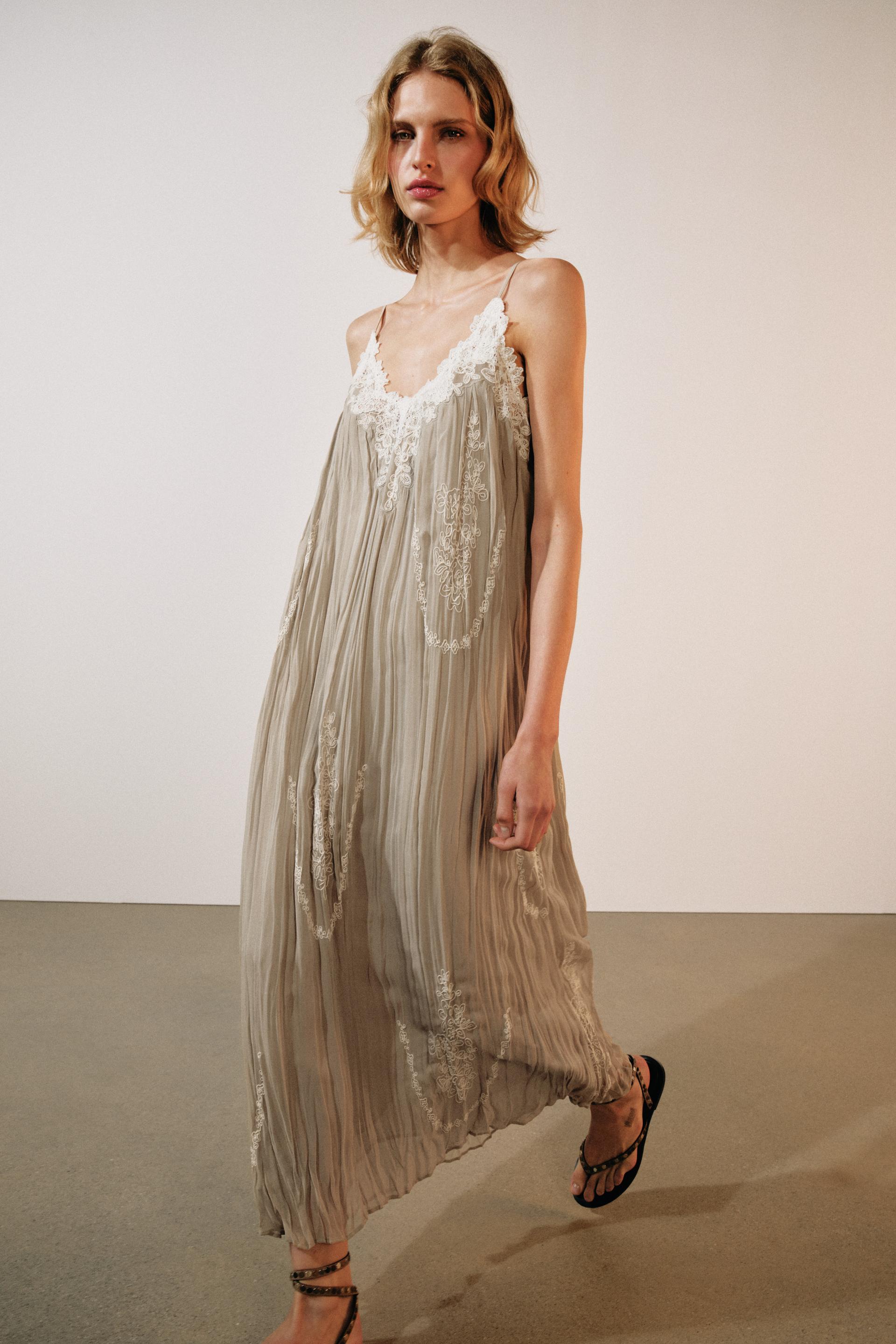 #E1D1CF, Gris / Beige